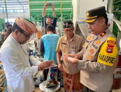 Pastikan Tidak ada Peredaran Beras Oplosan di Wilayah Kab. Jembrana, Polres Jembrana Bersama Tim Gabungan Sidak Pasar dan Pabrik