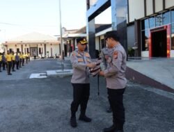 Kapolres Aceh Tengah Berikan Penghargaan kepada Personel Berkinerja Baik