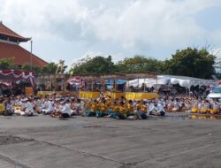 Kapolres Jembrana Hadiri Upacara Segara Kerthi di Selat Bali, Do’a untuk Keselamatan dan Harmoni Alam
