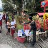 Bentuk Perhatian dan Kepedulian Personel Satgas Ops Damai Cartenz Bagikan Sarapan, kepada Anak-anak di Puncak Jaya