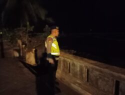 Pastikan Situasi Kamtibmas Kondusif, Satuan Polairud Gelar Blue Light Patrol Menyisir Pantai di Kawasan Destinasi Wisata 