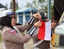Bangkitkan Semangat Nasionalisme Jelang HUT RI ke-80, Kapolres Aceh Tengah Bagikan Bendera Merah Putih kepada Masyarakat