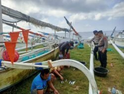 Polairud Polres Karangasem Tingkatkan Patroli di Pantai Yeh Kali, Edukasi Nelayan untuk Mengutamakan Keselamatan dan Keamanan Saat Melaut