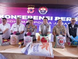 Polda Jabar Ungkap Kecurangan Produksi dan Peredaran Beras Tidak Sesuai Standar Mutu, Enam Tersangka Diamankan