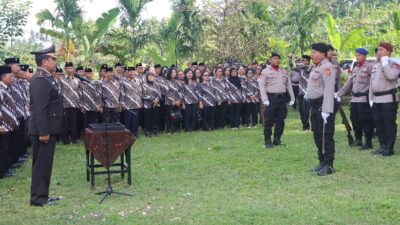 Wakapolres Jembrana Pimpin Upacara Pengantaran dan Perabuhan, Jenazah Purnawirawan Polisi di Melaya