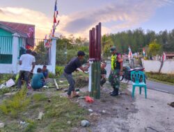 Babinsa Koramil 05 Linge Gotong Royong Bangun Gapura HUT RI ke-80 di Desa Kute Robel