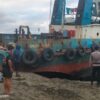 Sat Polairud Polres Karangasem Pantau Evakuasi Kapal Taboat Speedy Marinir yang Terdampar, di Perairan Tanah Ampo