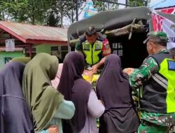 Babinsa Gelar Pasar Murah Beras SPHP di Atu Lintang