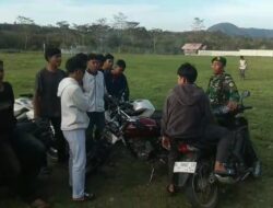 Babinsa Koramil 06/Jagong Gelar Komsos dengan Warga Desa Jeget Ayu