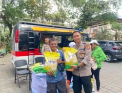 Kabagbinopsnal Ditbinmas Polda Bali Distribusikan200 Sak Beras SPHP kepada Masyarakat, di Area Lapangan Lumintang, Denpasar