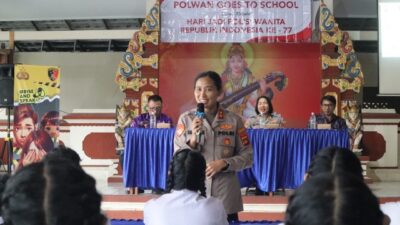 Melalui Police Goes To School Polwan Polres Jembrana, Ajak Siswa SMPN 2 Negara Bijak dalam Bermedsos dan Tertib Berlalu Lintas