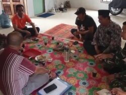 Babinsa Koramil 06/Jagong Gelar Komsos Bersama Warga Desa Paya Dedep