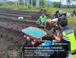 Babinsa Koramil 09/Ketol Gelar Komsos Bersama Petani di Desa Jaluk