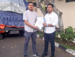 Aparat Gabungan Berhasil Amankan 452 Ball Rokok Ilegal, Satuan Reskrim Polres Jembrana Serahkan Barang Bukti kepada Bea Cukai Denpasar