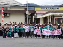 Kapolres Aceh Tengah Bersama Mahasiswa Isi Unjuk Rasa Damai dengan Shalat Hajat dan Doa