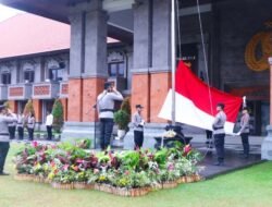 Meski Diguyur Hujan, Polda Bali Tetap Gelar Upacara Peringatan Haornas Ke-42