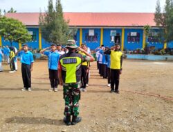Babinsa Koramil Atu Lintang Latih PBB Dasar Siswa SMP Negeri 20 Takengon