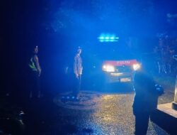 Cegah Aksi Balap Liar dan Gangguan Kamtibmas, Personil Polsek Selat Intensifkan Blue Light Patrol Malam Hari