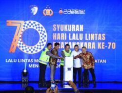 Hadiri Syukuran HUT Lalu Lintas ke-70, Kapolri Luncurkan Digital Korlantas dan Sematkan Pin Emas