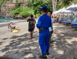 Pastikan Liburan Aman di Virgin Beach, Polairud Karangasem Edukasi dan Berikan Himbauan kepada Warga dan Pengunjung