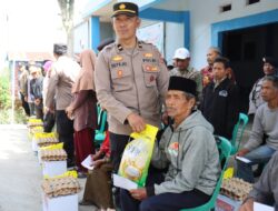Polres Aceh Tengah Tebar Senyum Kebahagiaan, Warga Paya Dedep Terima Sembako dan Tali Asih