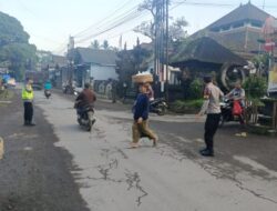 Polsek Selat Laksanakan Giat Gaturlalin Pagi, Wujud Nyata Pelayanan Prima kepada Masyarakat