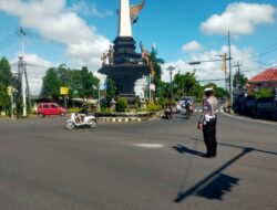 Ciptanya Kelancaran Lalu Lintas Personil Lantas Melaksanakan Penjagaaan dan Pengaturan di Ktl 2