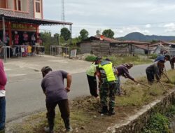 Babinsa Koramil 06/Jagong Gelar Karya Bakti Bersama Warga Desa Bukit Kemuning