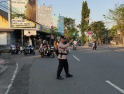 Ciptakan Keselamatan dan Kenyamanan Berlalulintas, Sat Binmas Rutin Laksanakan Strong Point Pagi