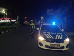 Wujudkan Kelancaran Arus Lalulintas, Unit Patroli Sat Lantas Rutin Melaksanakan Pengaturan di Malam Hari