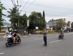 Pastikan Kelancaran Lalulintas, Personil Sat Binmas Rutin Laksanakan Strong Point Pagi