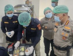 Pastikan MBG Steril dan Pendistribusian Tepat Sasaran, Kabidpropam Polda Bali Lakukan Pengawasan di SPPG Polda Bali