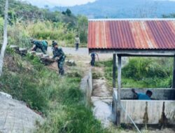Dalam Rangka HUT TNI Ke-80,Anggota Koramil 05/Linge,Karya Bakti Perbaiki Air Bersih dan Tempat Wudhu,di Dusun Peregen.