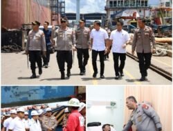 Kapolda Kepri Tinjau Lokasi Kebakaran Kapal Tanjung Uncang Batam, dan Jenguk Korban di Rumah Sakit 