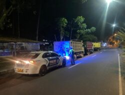 Satlantas Polres Karangasem Himbau Para Sopir Truk, Tidak Parkir di Bahu Jalan