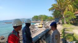 Pastikan Proses Pembangunan Berjalan Lancar, Sat Polairud Polres Karangasem, Pantau Perkembangan Proyek Reklamasi Pantai Candidasa