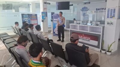 Satpas Polres Karangasem Berikan Layanan Prima kepada Masyarakat, dengan Ramah Senyum Sapa