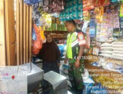 Babinsa Koramil 02/Bebesen Cek Harga Sembako di Sejumlah Toko di Aceh Tengah
