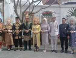 Pemkab Bireuen Kompak Kenakan Pakaian Adat di Pawai Budaya HUT ke-26