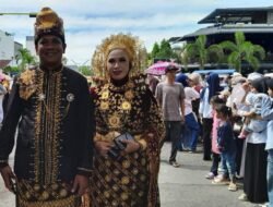 Kepala Dinas Pendidikan dan Kebudayaan Bireuen ikuti pawai Budaya