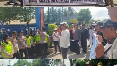 Puluhan Masa SIRA Melakukan unjuk rasa di depan kantor KSOP Kelas 1 Palembang selasa(14/10/2025).