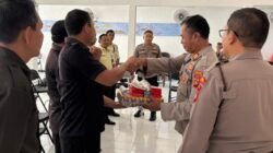 Dukung Pelaksanaan Tugas, Sat Binmas Berikan Sarana Kontak kepada Anggota Security Karangasem 
