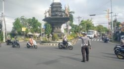 Ciptanya Kelancaran Lalu Lintas, Personil Lantas Melaksanakan Gatur Lalin di Ktl 2