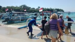 Sat Polairud Polres Karangasem Laksanakan Patroli dan Pengawasan Wisata di Pantai Padangbai