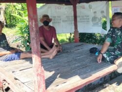 Perkuat Kemanunggalan TNI-Rakyat, Babinsa Mendoyo Dangin Tukad Jalin Komunikasi dengan Tokoh Masyarakat