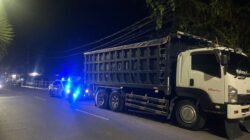 Pastikan Kelancaran Arus Lalulintas,  Satlantas Polres Karangasem Himbau Para Supir Truk Agar Tidak Parkir di Bahu Jalan