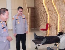 Kapolres Oku Timur Polda Sumsel AKBP Adik Listiyono.S,I.K,.M,H.,Peserta Utama Kegiatan Donor Darah Dalam Rangka Memperingati Hari Jadi Ke-74 Humas Polri Dipolres Oku Timur