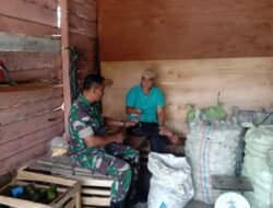 Babinsa Koramil 06/Jagong Jalin Komsos dengan Warga Desa Bukit Kemuning