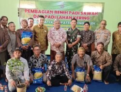 TNI-Polri dan Pemda Trenggalek Salurkan Benih Unggul ke Petani