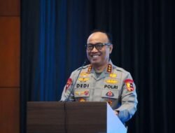 Wakapolri Komjen Dedi Prasetyo Raih Penghargaan Kepemimpinan Publik, dari Fakultas Hukum Universitas Brawijaya